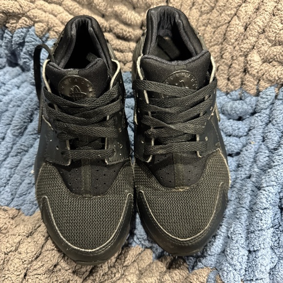 Nike Black Huaraches Sz5youth - Picture 2 of 4